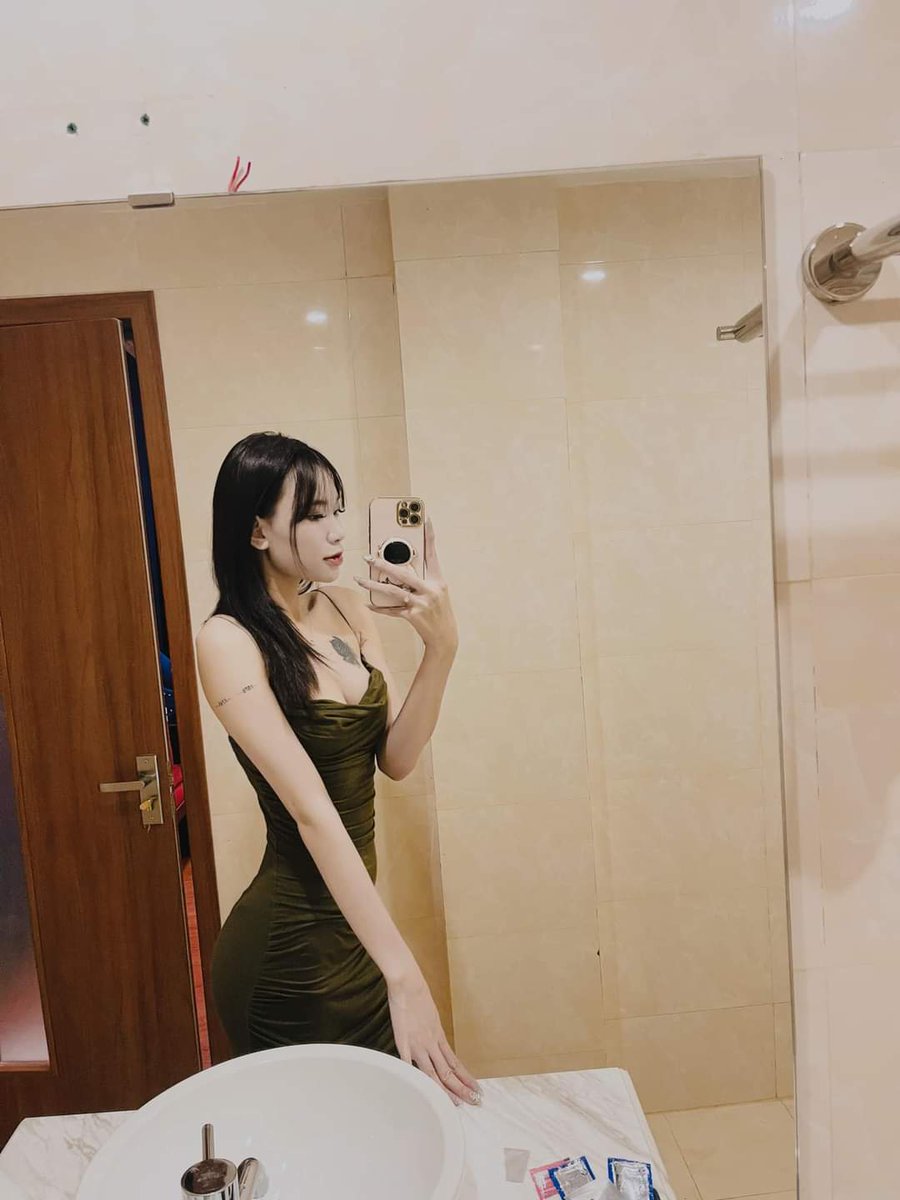 Nguyenthaomy03's tweet photo. Thật bình yên khi bạn không còn hứng thú với ai nữa 🖤 https://t.co/HBElPriEPr