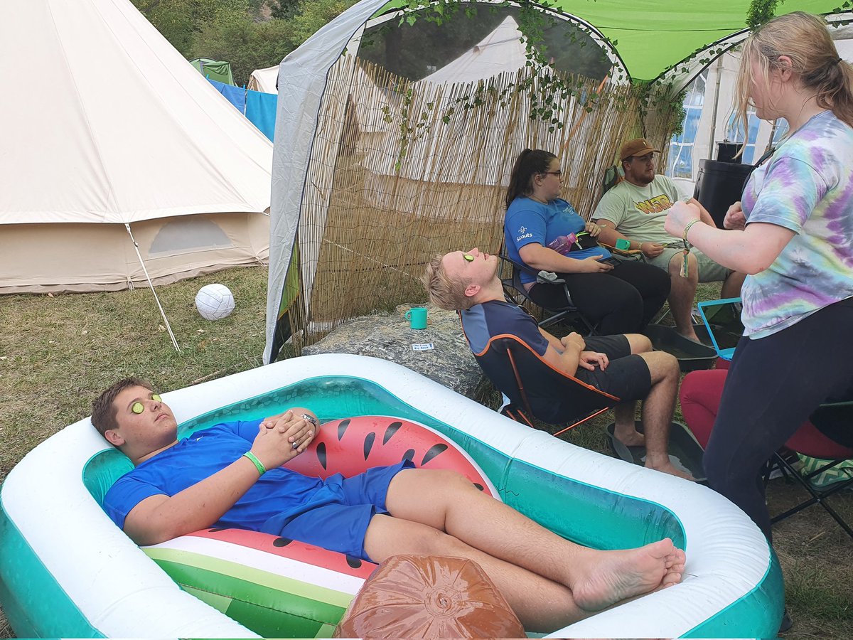 Loz Marchant tweet media