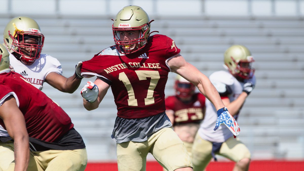 acroossuperfan's tweet image. 'Roos🦘🏈continue fall camp action💥 in the new stadium✨ @RoosFootball @ACsports #AustinCollege #RooNation