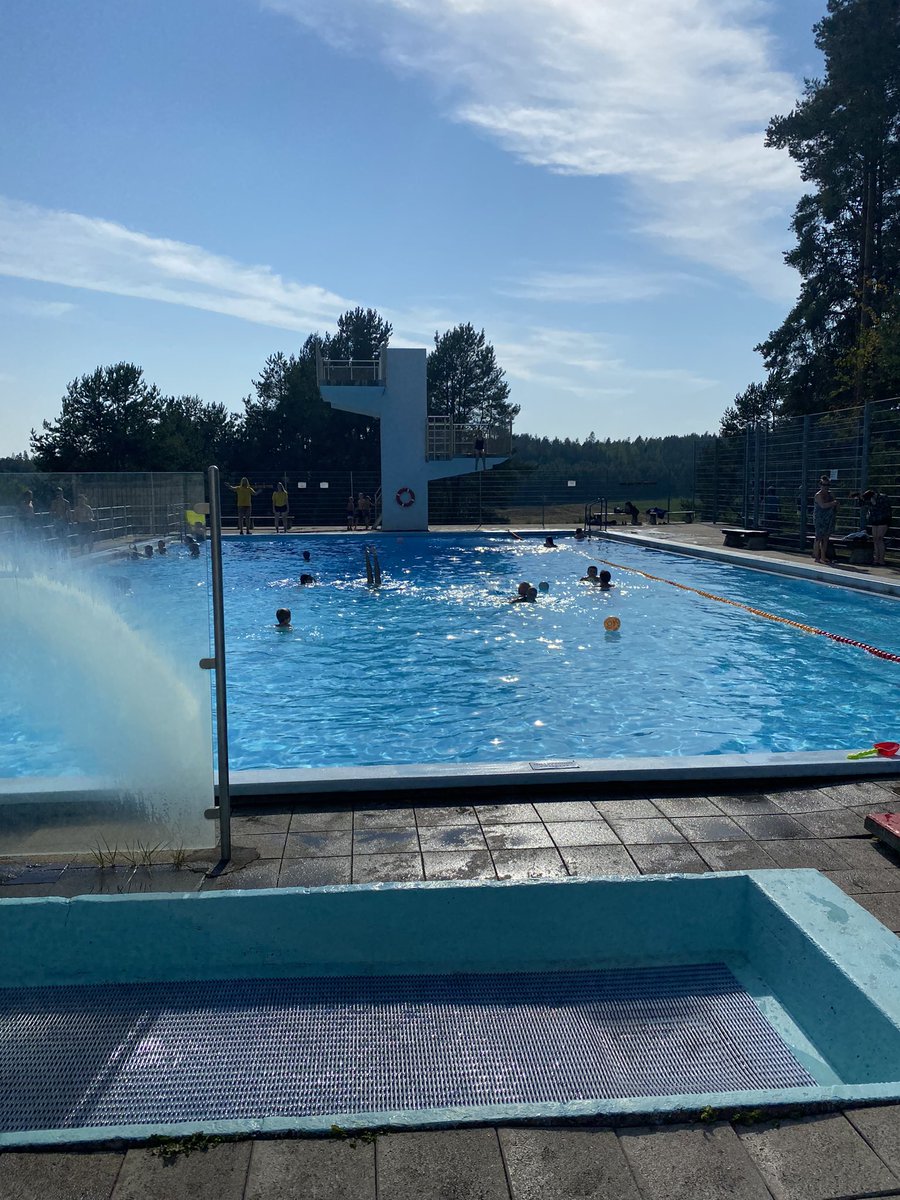 JaanaSunnvik's tweet photo. Luksusta, kun työpaikan vieressä on maauimala. Tänään pääsin testaamaan sitä, ja hyväksi totesin💦#hellepäivä #elokuu #maauimala https://t.co/6fkIRIyEdq