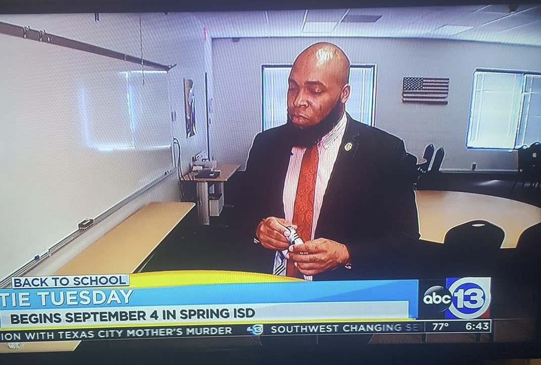 MrCdorsey's tweet photo. In the spirit of #TieTuesday #TieTuesdaySpring Circa 2018 👔 https://t.co/ZMevOyCaHw