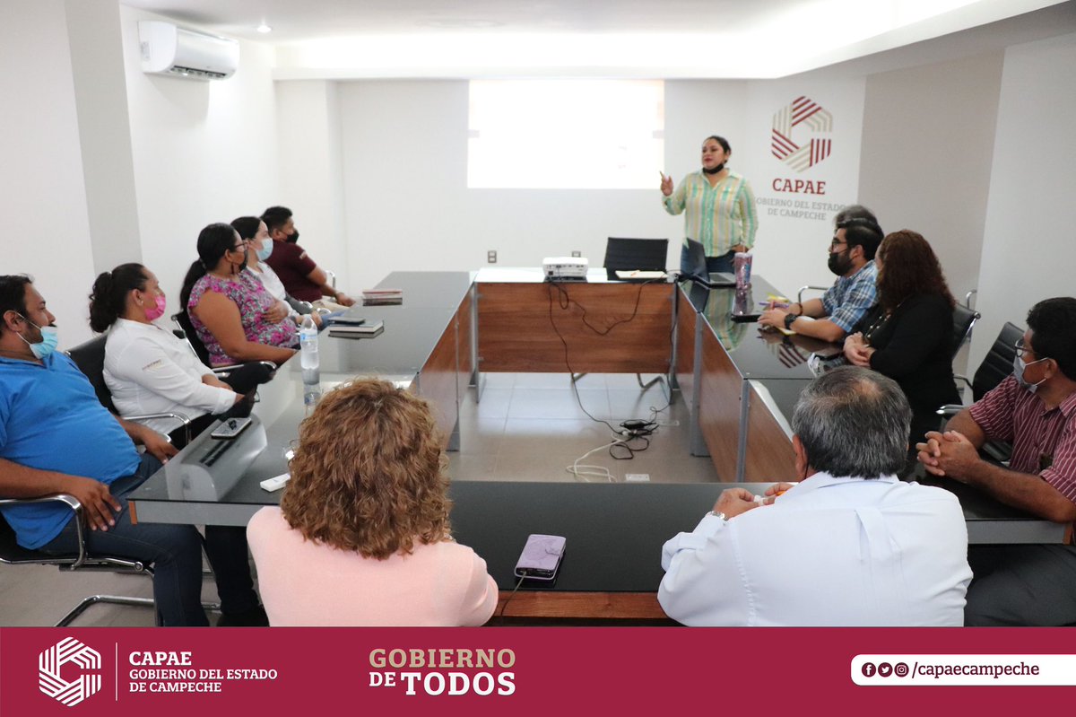 capaecampeche's tweet photo. 💯 Cumpliendo con el plan de trabajo del “Comité de Ética” de la #CAPAE, nos reunimos para platicar sobre una actividad en la que cada área tiene que crear materiales como: infografías, carteles, trípticos o videos, para la difusión en la dependencia.👍🏼
#GobiernoDeTodos https://t.co/AMjtTiYCff