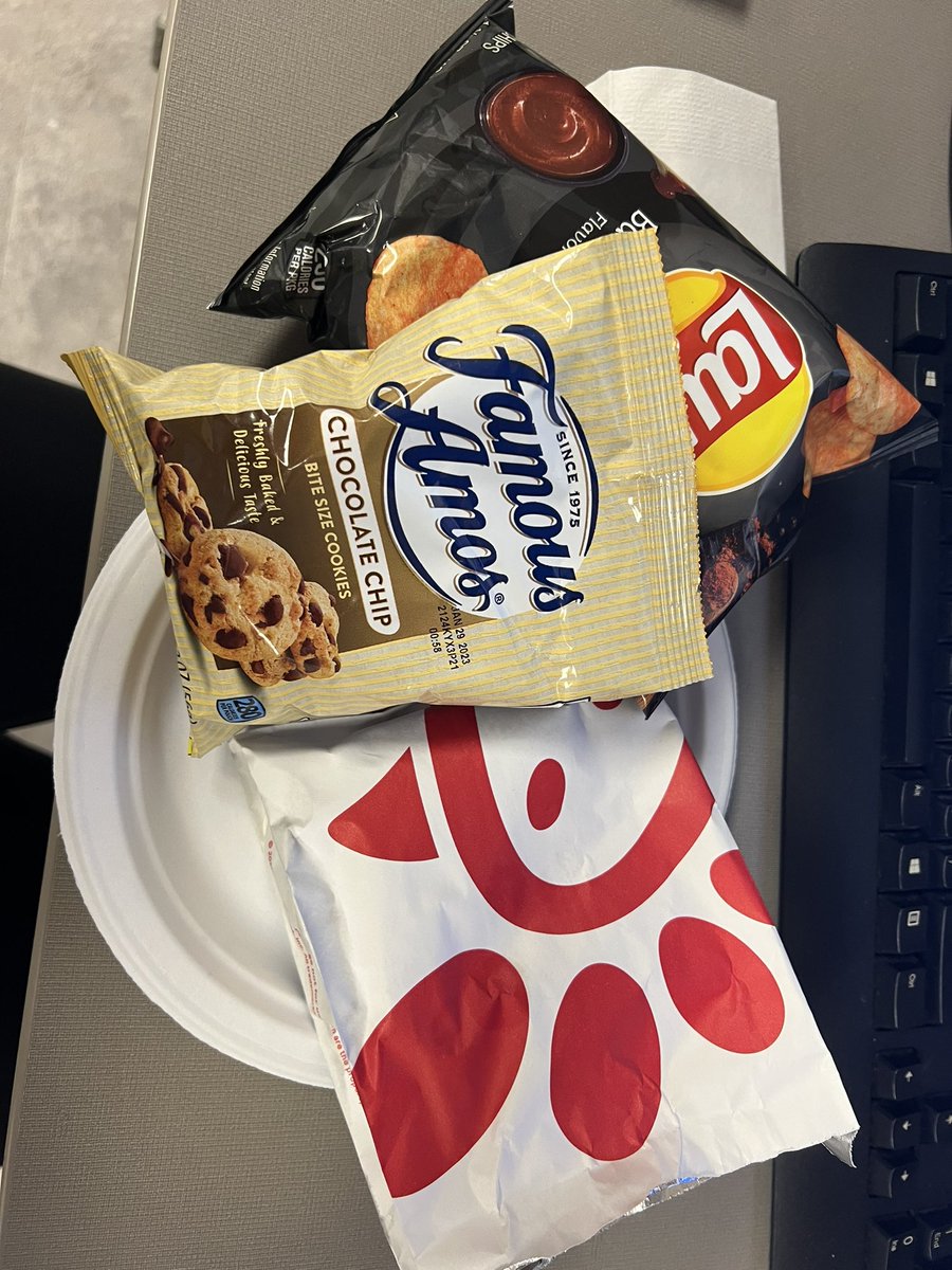 Huge shoutout <a href="/ChickfilA/">Chick-fil-A, Inc.</a> for providing a wonderful lunch to fielder staff! #fielderpride <a href="/FielderElem/">Edna Mae Fielder Elementary</a>