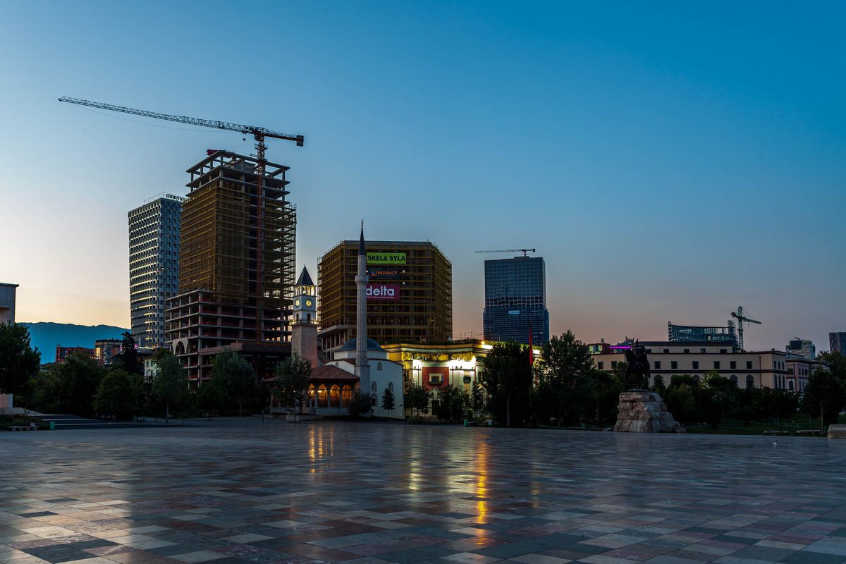 citizensalb's tweet photo. #citizenschannel “Star-Arkitektët” që gjetën shesh dhe bënë përshesh - https://t.co/0PCb1UE8UM https://t.co/KyCryAkcrN