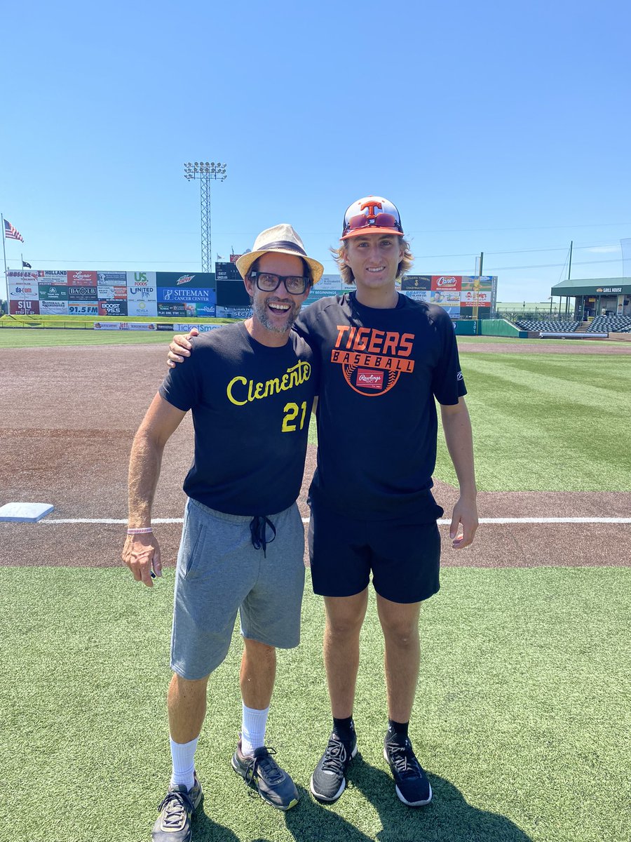 Ckpelligreen's tweet photo. Thank you @coachballgame for giving me the opportunity to give back to my community and for teaching me the art of coaching! https://t.co/0M8O8DsfpD