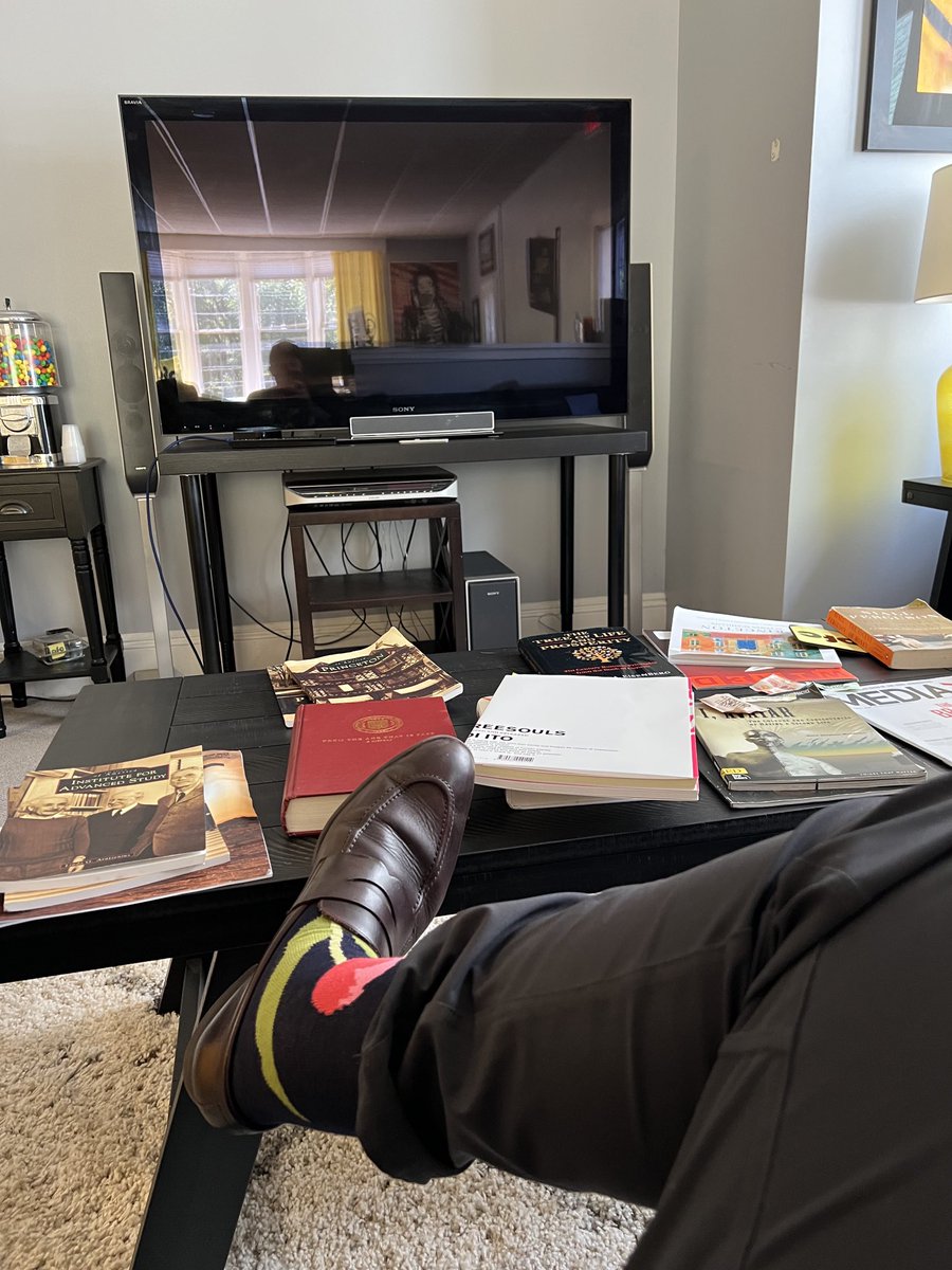 reubstock's tweet photo. First step of new business is an office. Stepping into 100 Nassau, 2nd Floor with some OG’s . Want to discuss next steps regarding strategy & XR / partnerships / employment ? HMU in DM’s (give us 24 hours to get back to you) #followtheplot https://t.co/6tt0bRVB61