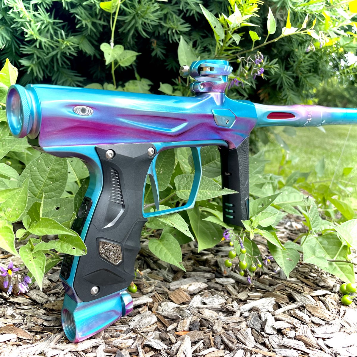 LoneWolfPB's tweet photo. Our custom Shocker AMPs done by Arc Anodizing always turn out nothing less than amazing! We would love to know your thoughts on this “pearlescent” colorway! 
#lonewolfpaintball #michiganpaintball #paintball #thebestsourceforpaintball #playpaintball #paintballstrong https://t.co/zEHjdKBoIQ