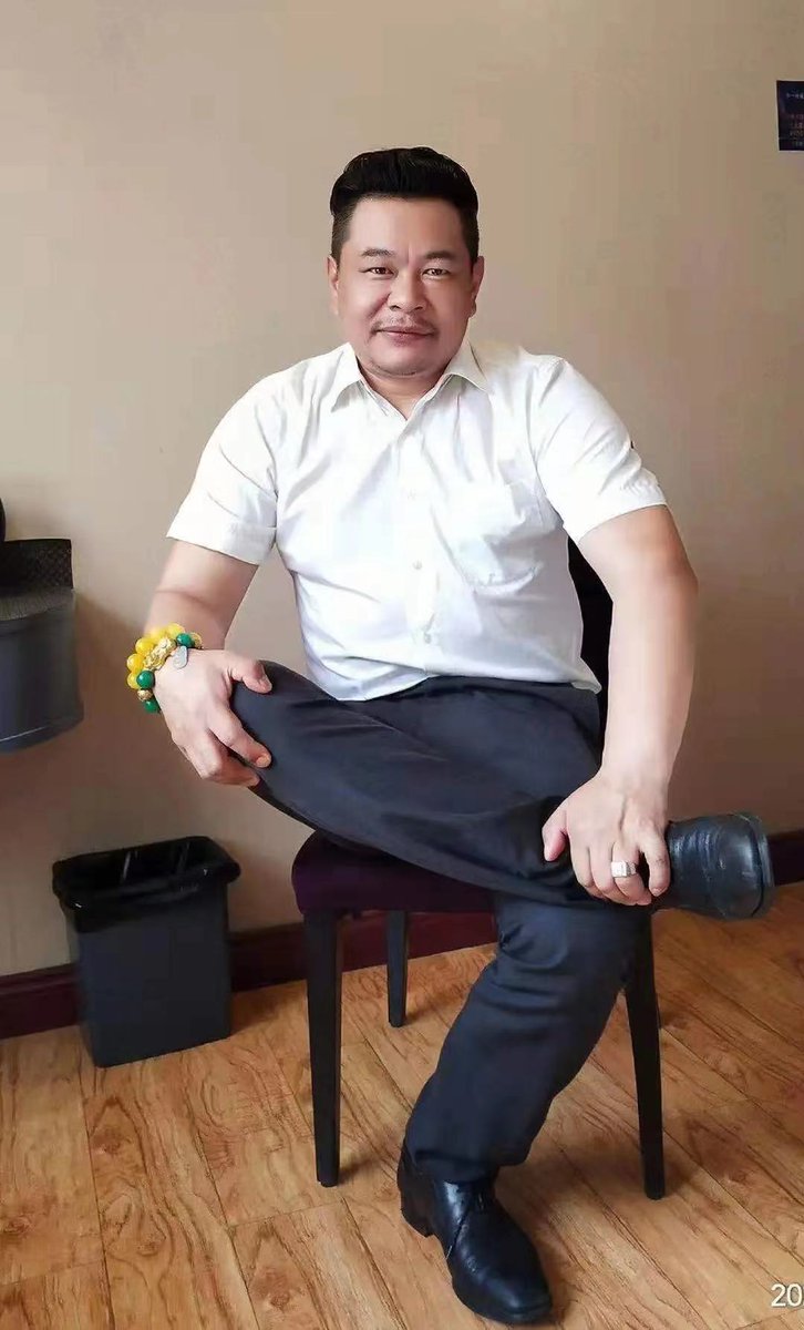 heicuda1069's tweet photo. 优质师傅推荐：黝黑健壮农民工，长20cm，很粗很大，唧唧又黑又硬，人体打桩机，服务很好，深圳广州两地跑，喜欢的私信找我要v https://t.co/0nuvNUCsJP