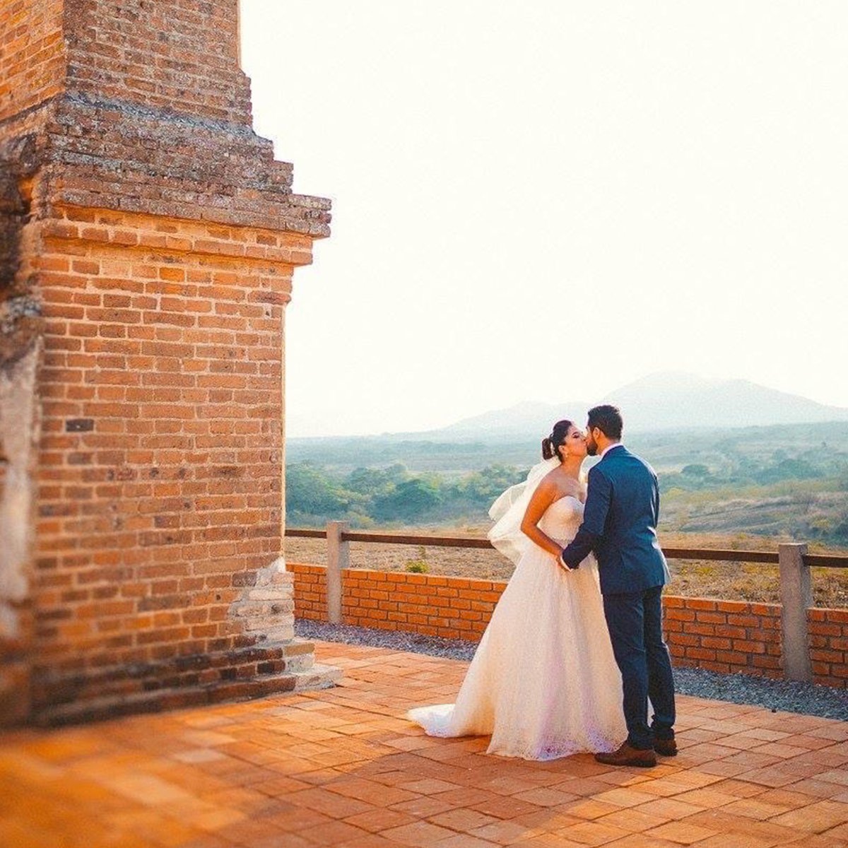 EsMexico's tweet photo. El amor no mira con los ojos, sino con el alma. #MartesDeBodas #MeEncantasChiapas Vía #Sectur_Chiapas #ProntoVolveremosAViajar https://t.co/uDSvf8CkqZ