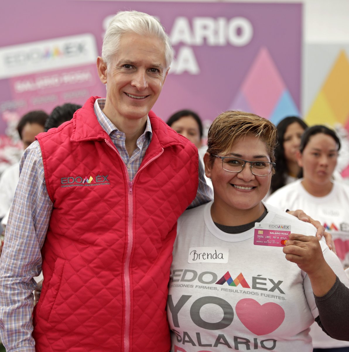 En #LaPaz hicimos realidad el #SalarioRosa para más de 6,000 amas de casa que todos los días se esfuerzan por sacar adelante a sus familias.