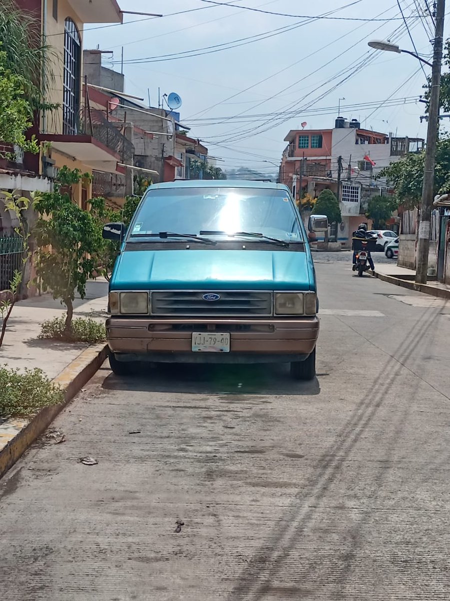 rocoed2's tweet photo. #Automaceta #Xalapa @VialidadXalapa @ssptransitover  @dir_transporte favor de retirar!!  se encuentra en Misantla #32 Col. Obrero Campesina entre Ruiz Cortines y Reyes Heroles, desde abril está ahí https://t.co/v7F3W4fJyA