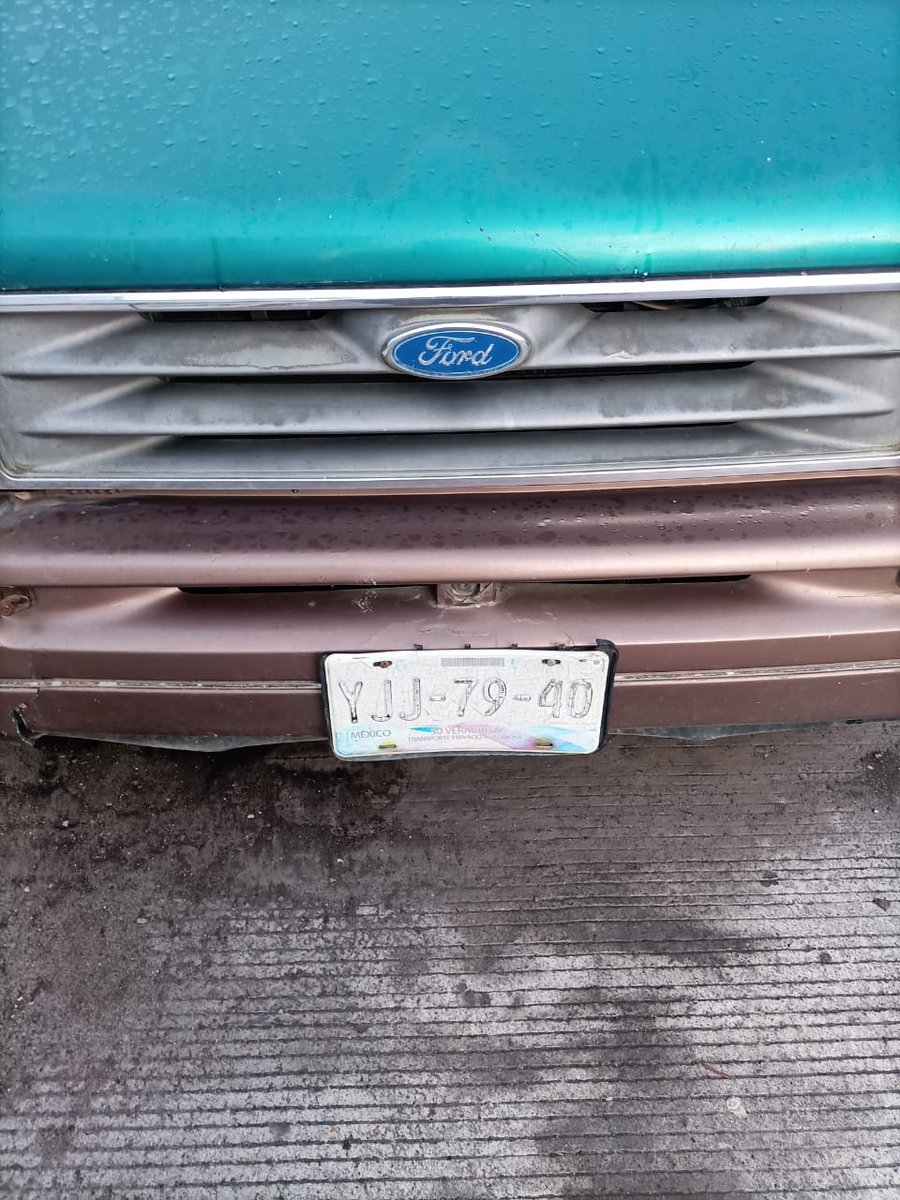 rocoed2's tweet photo. #Automaceta #Xalapa @VialidadXalapa @ssptransitover  @dir_transporte favor de retirar!!  se encuentra en Misantla #32 Col. Obrero Campesina entre Ruiz Cortines y Reyes Heroles, desde abril está ahí https://t.co/v7F3W4fJyA