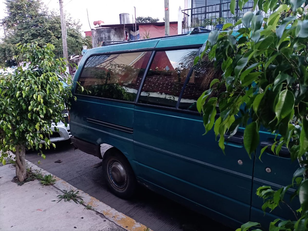 rocoed2's tweet photo. #Automaceta #Xalapa @VialidadXalapa @ssptransitover  @dir_transporte favor de retirar!!  se encuentra en Misantla #32 Col. Obrero Campesina entre Ruiz Cortines y Reyes Heroles, desde abril está ahí https://t.co/v7F3W4fJyA