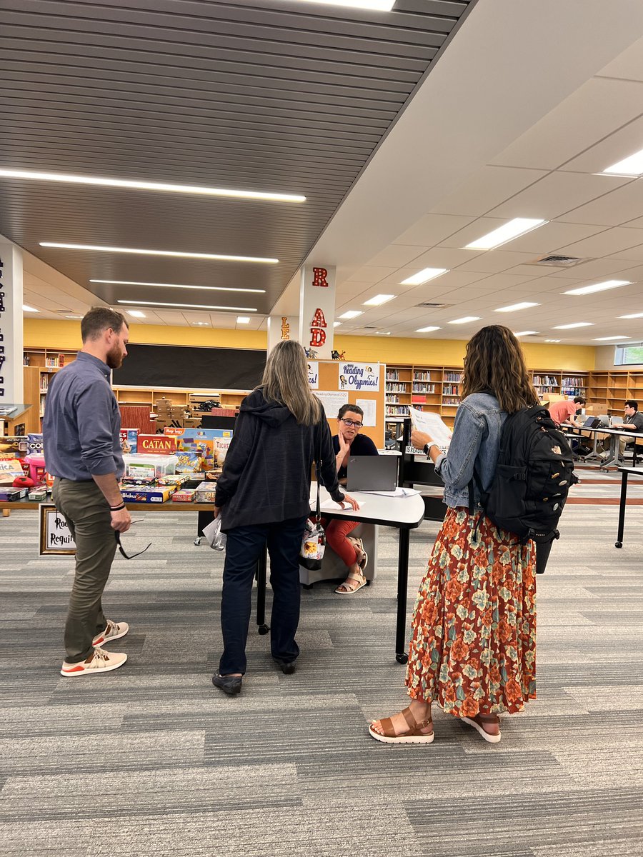 bhtechcoach's tweet photo. Scavenger Hunt IS/MS Team 7 Rocks!  #BHASDlearns https://t.co/BT7RdyfqZk