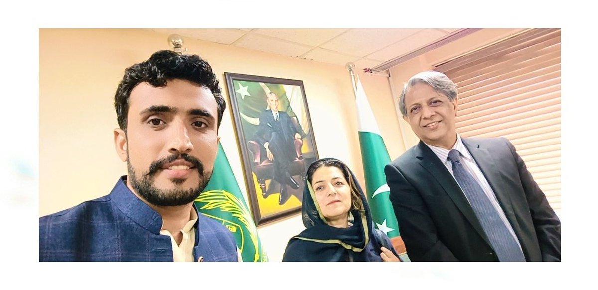 ahmadjhandeer's tweet photo. لا منسٹر صاحب ہمارا مسئلہ حل کروائے
Asslam o Alaikum!

 @MaryamNSharif
@HamidMirPAK
#bzuLLBdegree_issue

@SenatorMushtaq @bahramand_tangi @FalakNazChitral  @EjazChaudhary
@MBalighurRehman @ArifAlvi @RTanveerPMLN @AzamNazeerTarar https://t.co/4z2aHZ2bkQ
