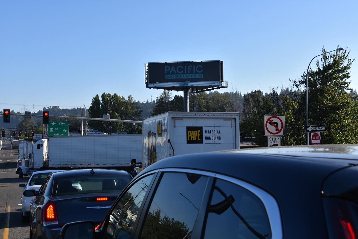 PacificOutdoor_'s tweet photo. Pacific Outdoor continues to grow in the Seattle/Tacoma market! Check out our newly constructed 3-sided digital/traditional 14x48 on Highway 99 &amp; 54th, one of the busiest intersections in the Tacoma area.  This intersection is a key on/off ramp access point for I-5. https://t.co/tF2HEbNjsQ