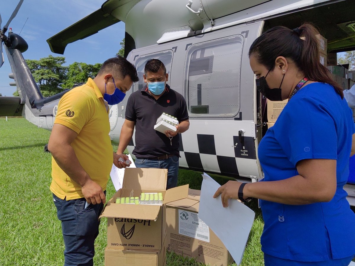 ittuxtepec's tweet photo. El TecNM campus Tuxtepec, refrenda su compromiso con el Gobierno Federal, Secretaría de Salud, Personal de Bienestar; pero sobre todo con la sociedad, al seguir recibiendo en nuestras instalaciones las vacunas contra el Covid-19.

#TodosSomosTecNM
#ITTuxtepec
#Bienestar
#COVID19 https://t.co/gYgCWswKUY