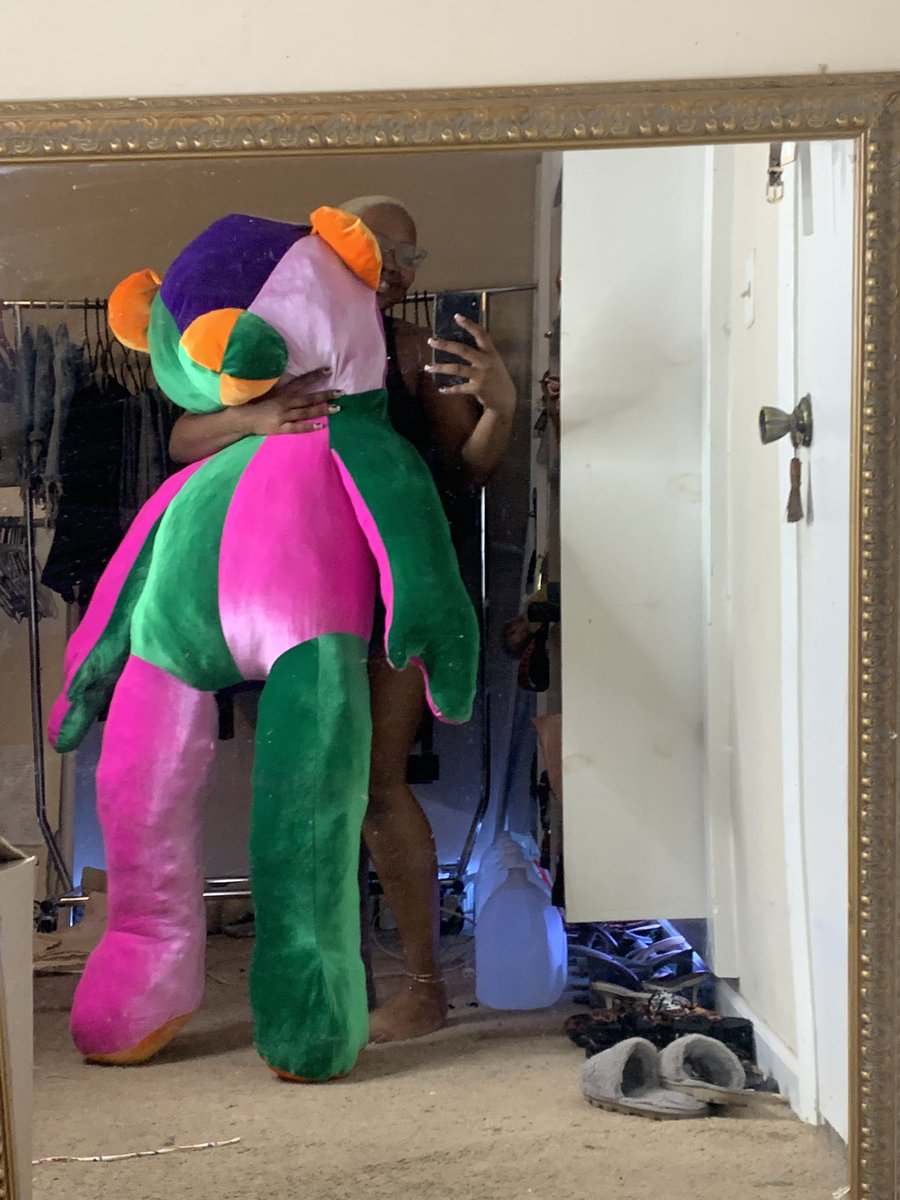 sosowhosews's tweet photo. So last night, I made this life size patchwork bear. For reference, Im 5’0 https://t.co/XMcaTN4PUA