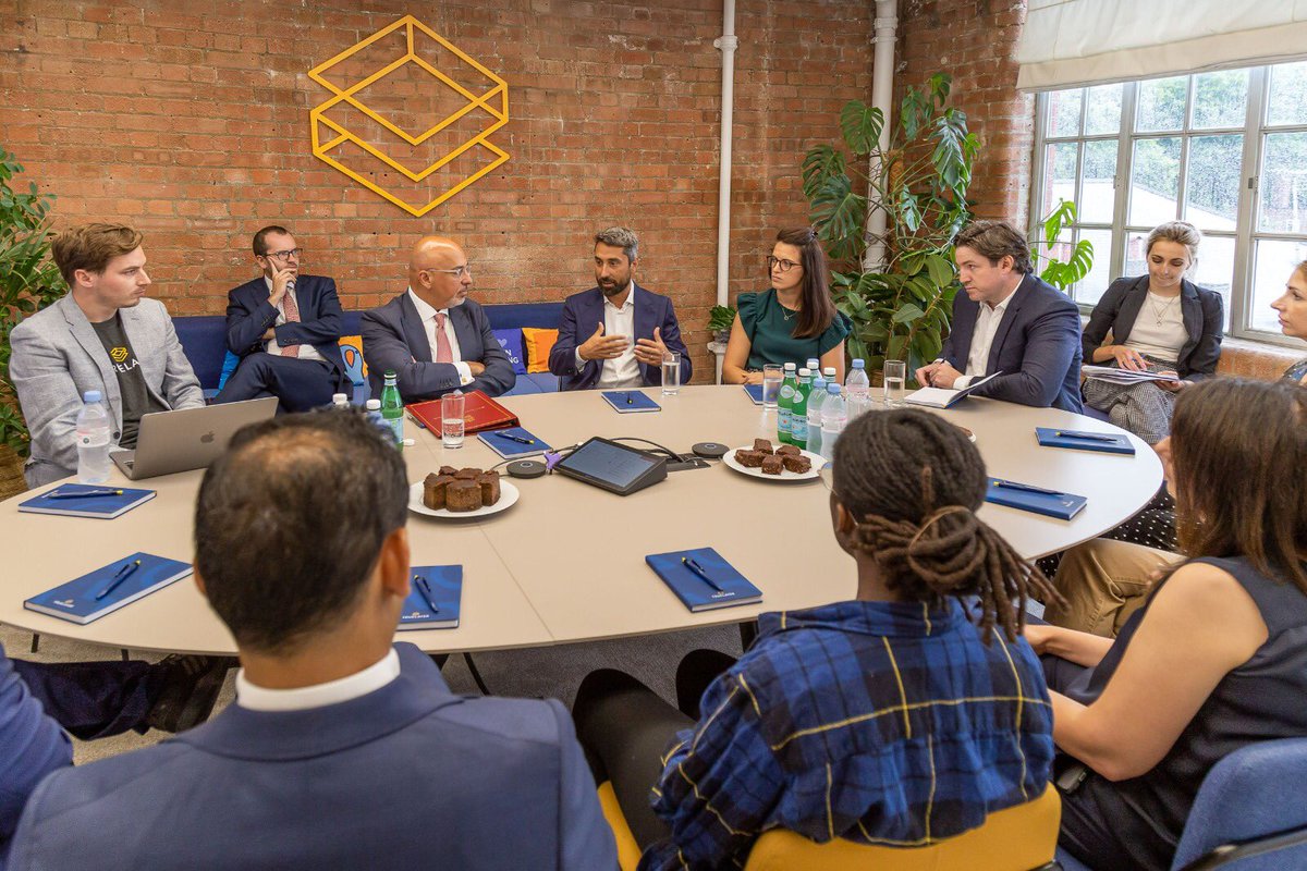 nadhimzahawi's tweet photo. Great to see British innovation in action today 🇬🇧.

@TrueLayer is a UK based fintech unicorn 🦄 that provides Open Banking solutions to over 15 countries globally. https://t.co/qHqq0c6gD0