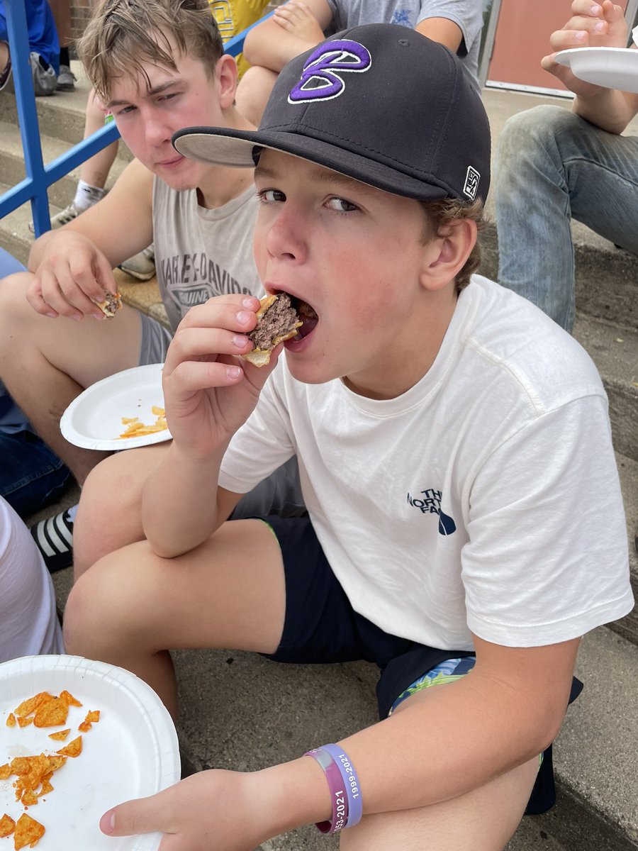 BrianAHaak1's tweet photo. AHHS athletes are fueled by beef! @AHHSCUBS @SouthDakotaBeef #buildyourbasewithbeef https://t.co/JBH2mNsgQC