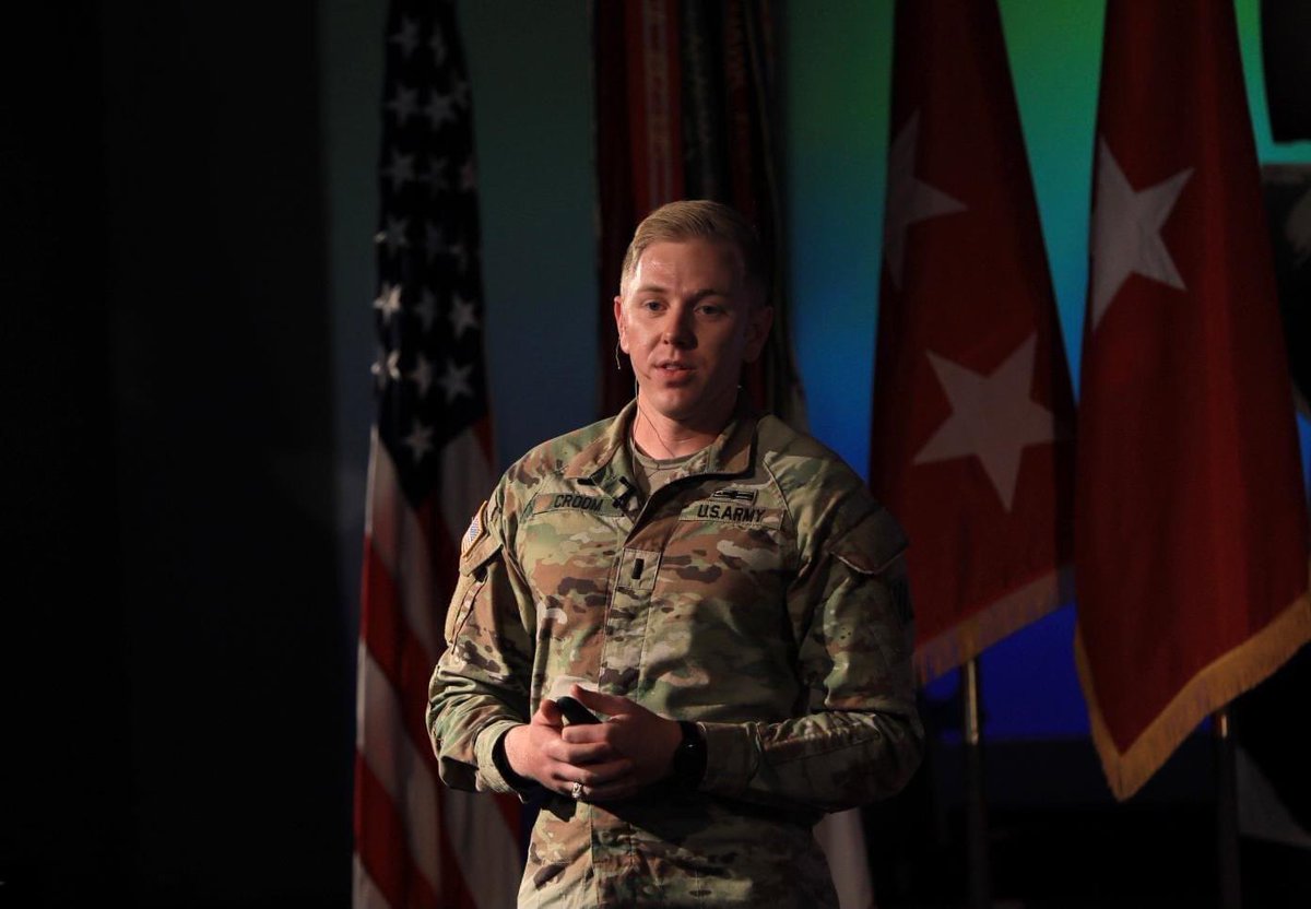 18airbornecorps's tweet photo. 1LT NORRIS CROOM HAS ENTERED THE LAIR

Croom enters @CapitalFactory to pitch his idea that condenses the amount of paperwork needed to complete COC inventories. 

Croom’s software design will enable formations to use a mobile app to keep track &amp; record inventories.

#DL7 https://t.co/qS3LGOkj7g