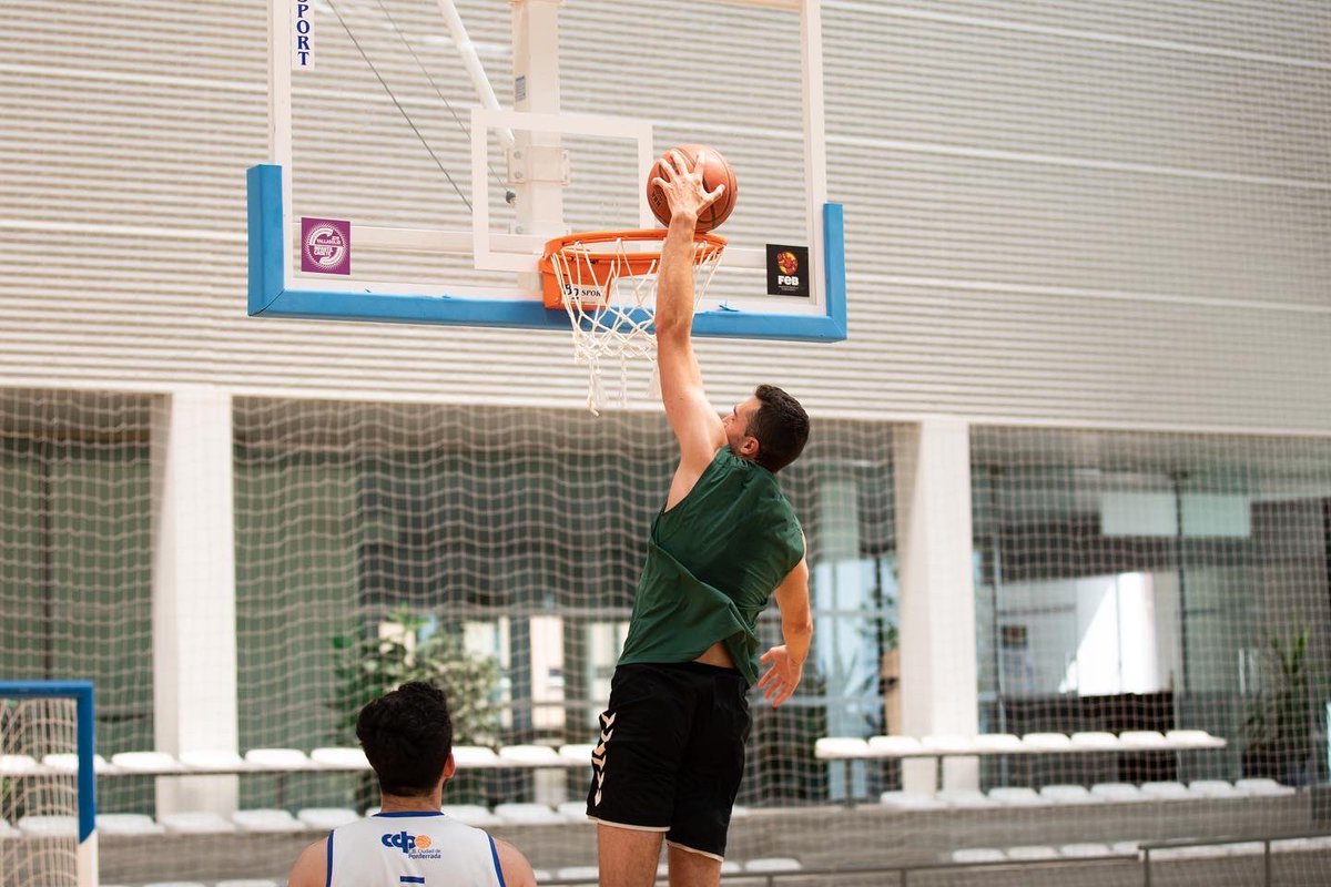 HoopsNetSpain's tweet photo. Tras su preparación de verano, con los entrenamientos #HoopsPro para llegar en las mejores condiciones, Álex Reyes (@alexreyesabad) da hoy comienzo la pretemporada con @bilbaobasket 💪🏻👏🏻
¡Te deseamos mucha suerte, Álex!
📸 @mazu_photos https://t.co/qbKMqZgxNI
