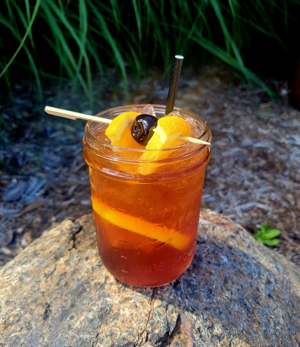 chelseywisco's tweet photo. 🥃public service announcement that the @CapTimes #MadisonOldFashionedWeek begins FRIDAY

this event is so beautifully wisconsin: https://t.co/0jlXu2RyQI https://t.co/hPefJKM3cF
