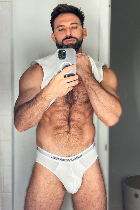 Who&rsquo;s up? https://t.co/fXGl9FrJ1w