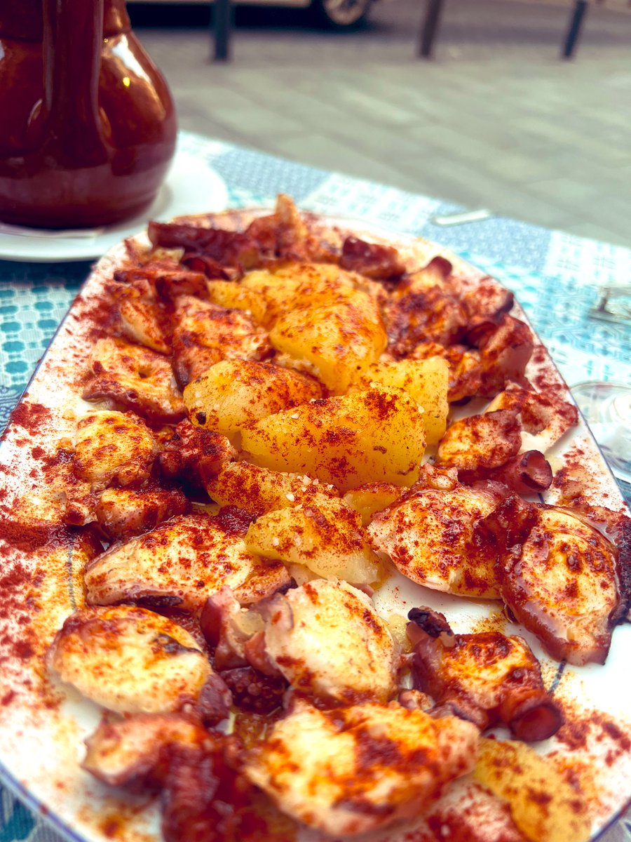 DaphneBarbeito's tweet photo. Nunca es demasiado el pulpo a la gallega. #Madrid España 🇪🇸
#SalidaGrupal #Vacaciones2022 #CrucerosToGo #LaAutoridadEnCruceros https://t.co/e5LLSzoNm9