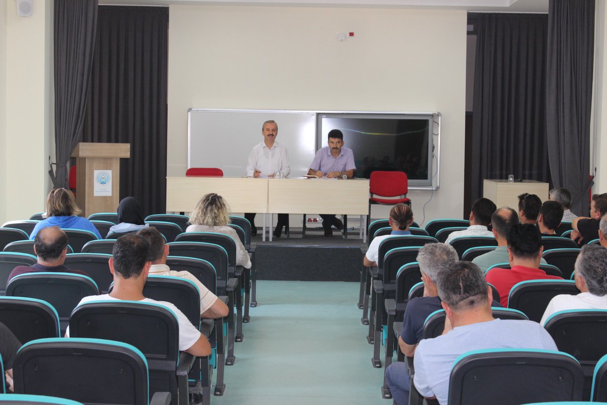 caycumailcemem's tweet photo. 16.08.2022 Salı günü Çaycuma İlçe Milli Eğitim Müdürü Sayın İsmail BAŞ'ın başkanlığında Okul Öncesi Eğitimin Yaygınlaşması  için Çaycuma İmam Hatip Ortaokulu Konferans Salonunda toplantı gerçekleştirildi.
@il_milli
@zuleyhaaldogan
@ismailbas67 https://t.co/2EdzzMhvct