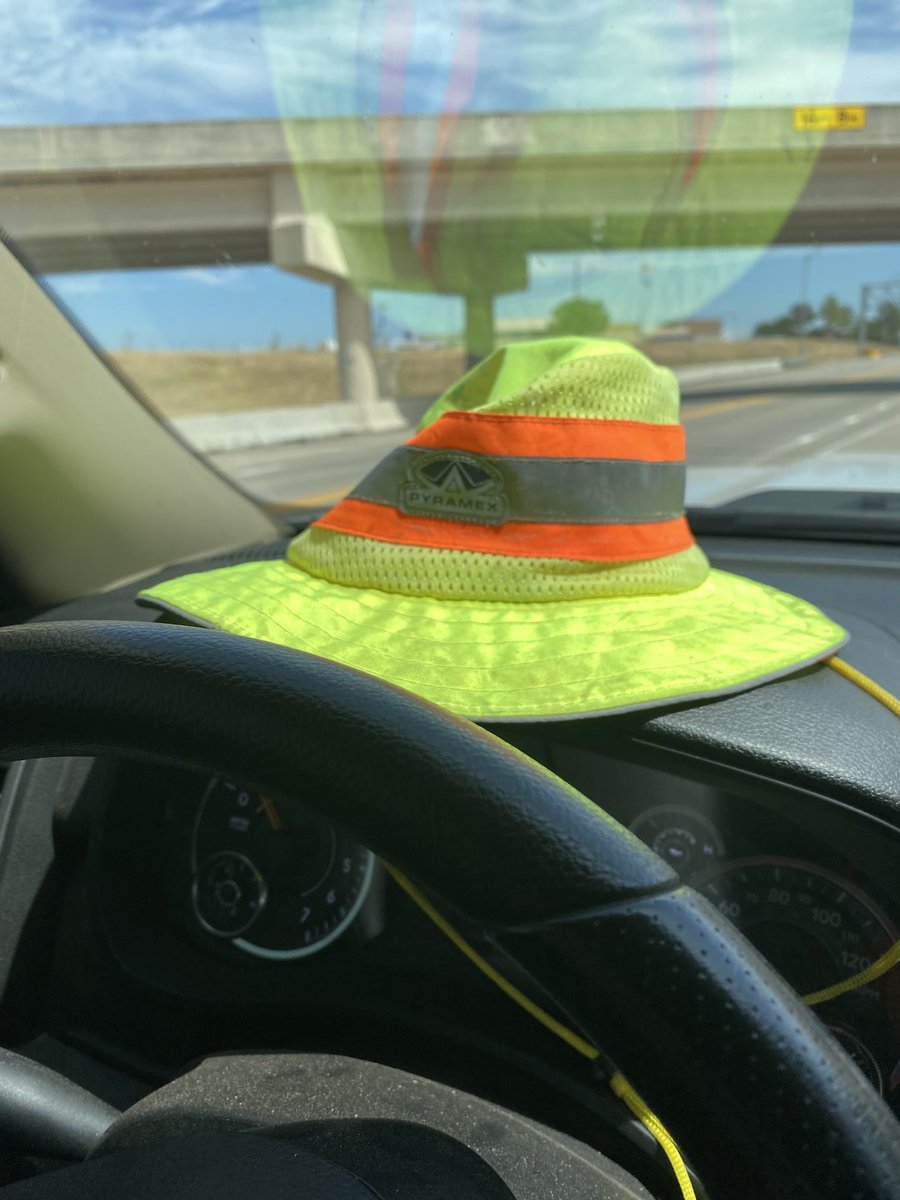 SuzieQuackers2's tweet photo. I got to be #ThatGuy today! #StaySafeInWorkZones #WeWorkHere https://t.co/ocTmvL9xLC