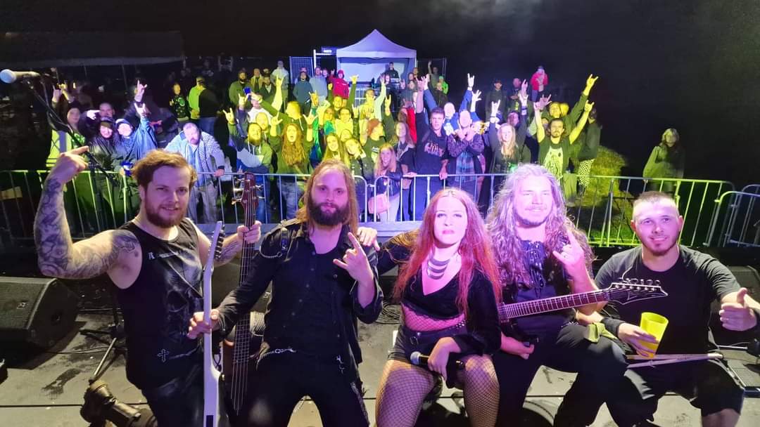 AnthologySk's tweet photo. After long 9 years we finally played our home festival Orava Rockfest ORAVA Alternative 2022 !! What a pleasure for us! 🤘 Thank you guys! ❤️

#anthologysk #anthologyband #metalmusic #metalband #metalmusicians #guitarist #drummer #bassguitarist #guitarists #electricguitar  #drums https://t.co/uZHku6CvZu