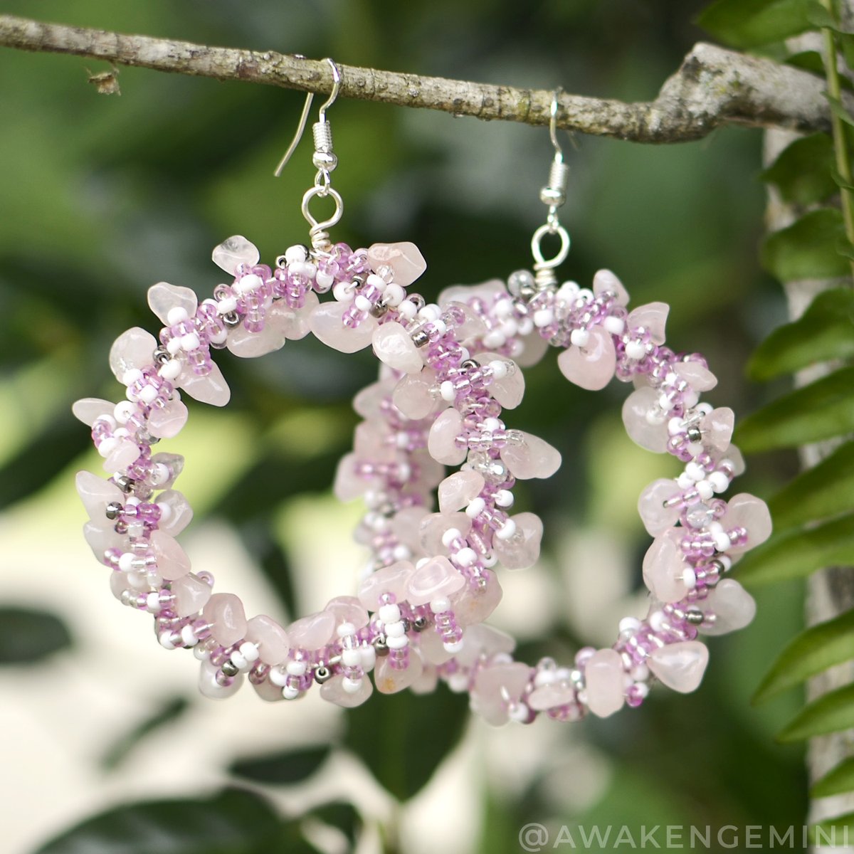 AwakenGemini's tweet photo. Just listed on #Etsy!

#Rose #Quartz #Beaded Hoop Dangle #Earrings • Double-Wrapped Wire With #Pink Gem Chips &amp; Variegated Glass #Beads • #Crystal Gift For Her

>>> https://t.co/PNsn1x2LMO

#giftideas #giftforher #etsyseller #etsyshop #handmade #jewelry #handmadejewelry #boho https://t.co/IgLAtvYqa9
