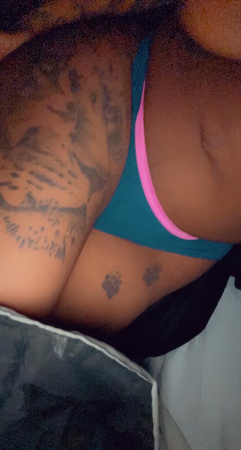 datdamnpiee1's tweet photo. Like my new tat ? https://t.co/TMjVeaAqAE https://t.co/wLrB99TggB