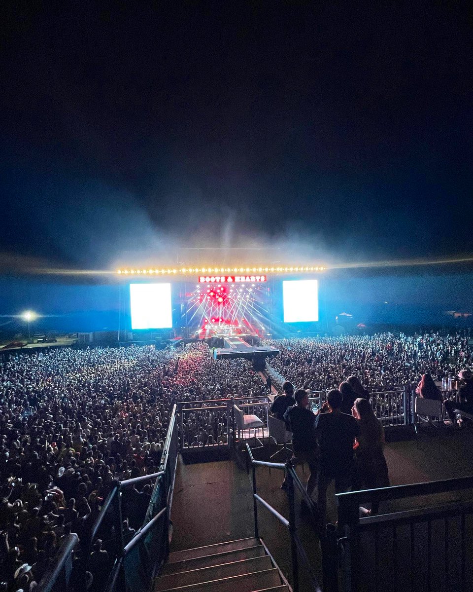 MrSocialTalk's tweet photo. #BootsAndHearts was, in a word, epic. 10/10 experience working my first #festival of this scale. Every moment was unique &amp; I cannot wait until next year. @BootsandHearts 

As always, grateful to be here &amp; thankful for the journey. #SocialTalk #BootsLife #BootsBound #FestivalLife https://t.co/eWy4JCKVo9