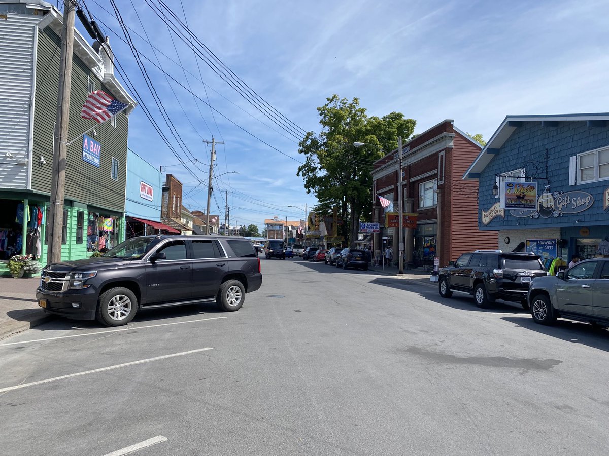 PeterKingCBS's tweet photo. My office today, Alexandria Bay New York, Where I spoke with Pam and Jim Stewart about their marine shop’s challenges since the pandemic began, and a high price of marine fuel. You can hear their stories tomorrow on ⁦@CBSNewsRadio⁩ ! https://t.co/RNuA2rGwU3