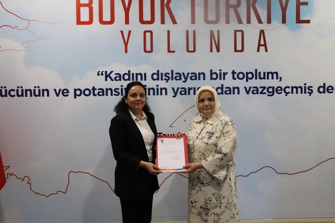 Teşkilatımızda Bayrak Değişimi gerçekleşti. 

Ermenek Kadın Kolları Başkanı Şenay Erserçe Keşçi bayrağı Sevil Bardakçı’ya devretti.
Önceki dönem Kadın Kolları başkanı Şenay Erserçe Keşci’ye çalışmalarından dolayı teşekkür eder, Sevil Bardakçı’ya yeni görevinde başarılar dilerim.