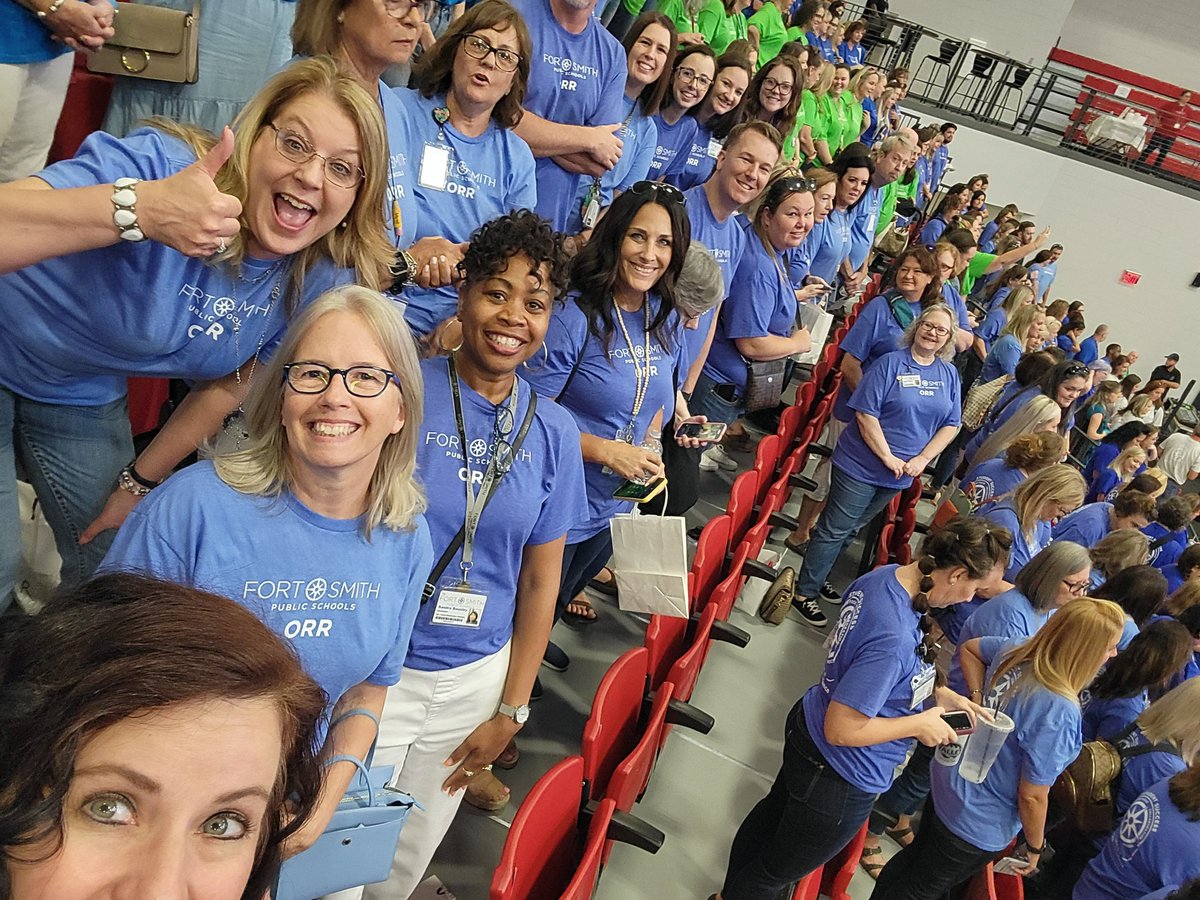 dawnmchildress's tweet image. It was awesome to share a great morning with our #OrrTeam @ #FSPSL4L! I also got my 5 year pin! I am forever thankful that I came to FSPS! I am looking forward to a great 6th year and 5th year as Principal of Orr Elementary! #fortsmithfam #FSPSProud