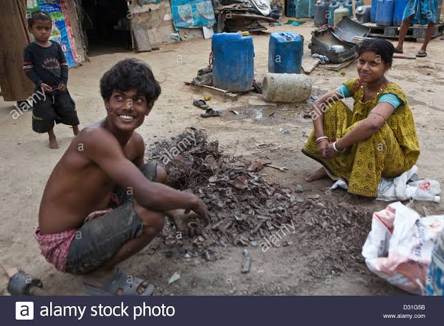 vijaygajera's tweet photo. Poor in Delhi!      Vs       Poor in Gujarat! https://t.co/T2DEmYDA06