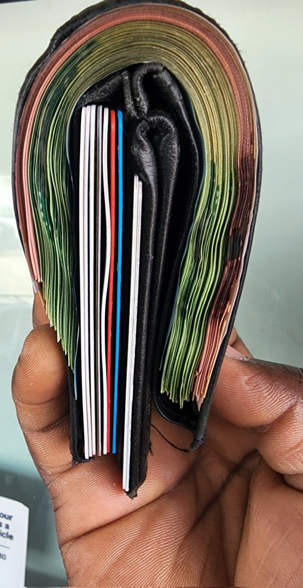 LlegitB's tweet photo. Only wallet you can trust π€ππππ€·πΎββοΈ... #fatwallet #mily https://t.co/f1azeXL0Tn
