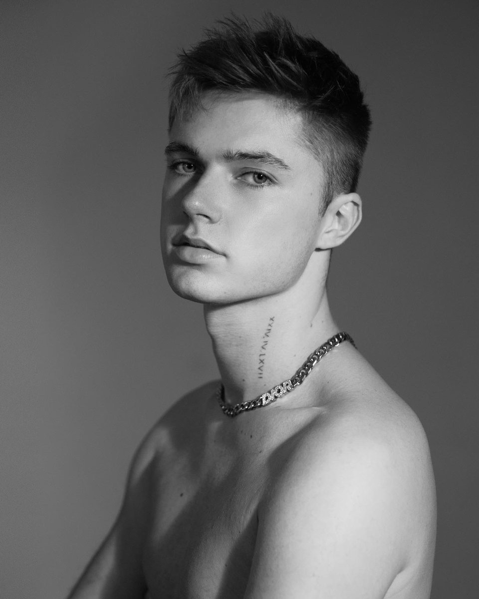 HRVY's tweet photo. why so serious https://t.co/el4NsW4a4d