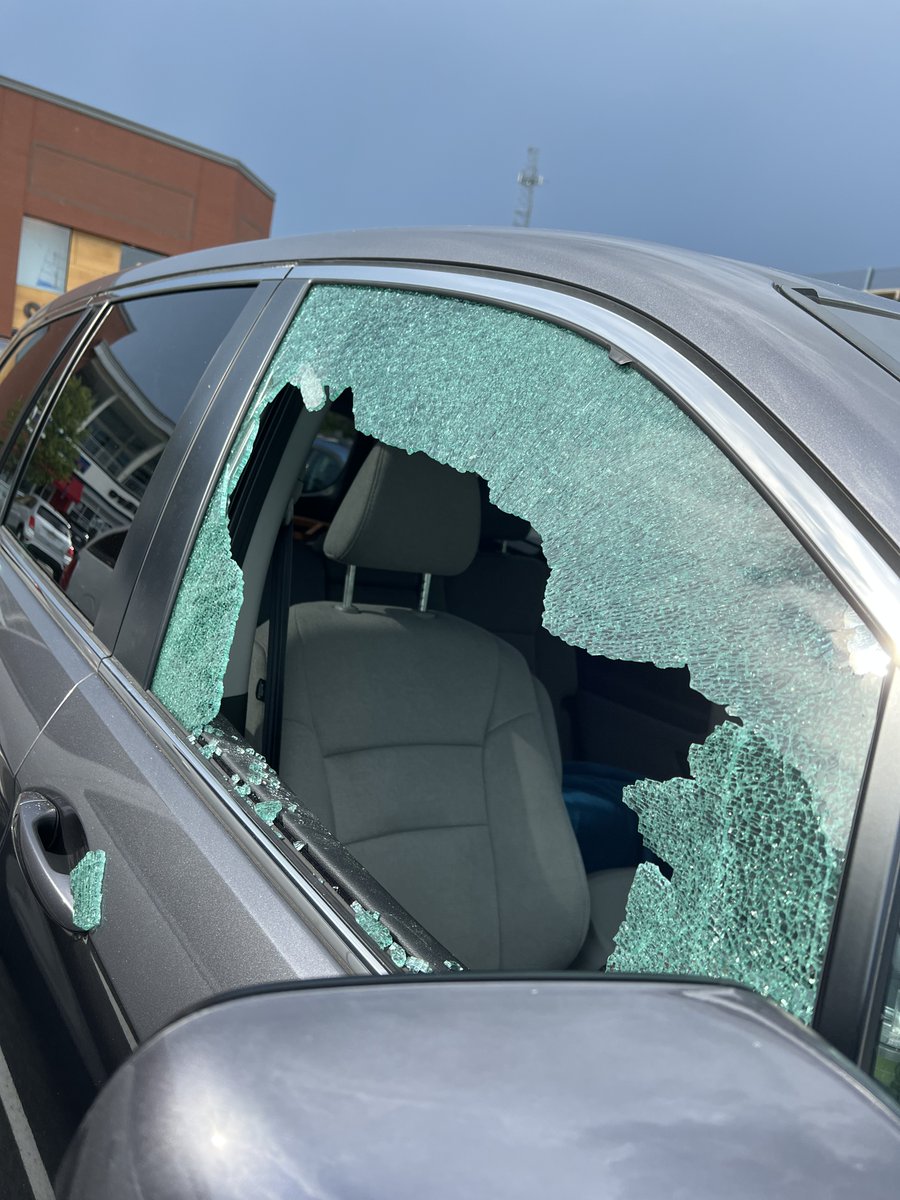 KMirliani's tweet photo. Recent shopping trip to #LegacyPlace did not end well for me. However, it ended very well for the thieves who likely knew there are no cameras in the parking lots at this location so the police would be unable to track them. #LegacyPlace must do better to protect customers. https://t.co/99JHTFHiTZ