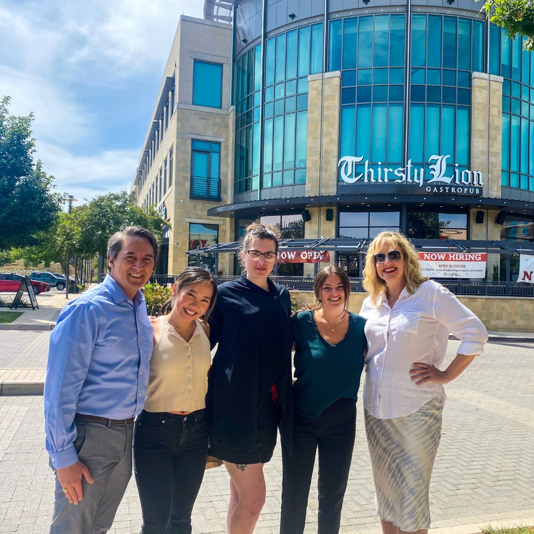 EndicottPR's tweet photo. Our EPR team took a very delicious lunch yesterday at Thirsty Lion Gastropub Preston Hollow! Our favorite was the Ahi Poke Salad🍣 https://t.co/CfbkJNmazx