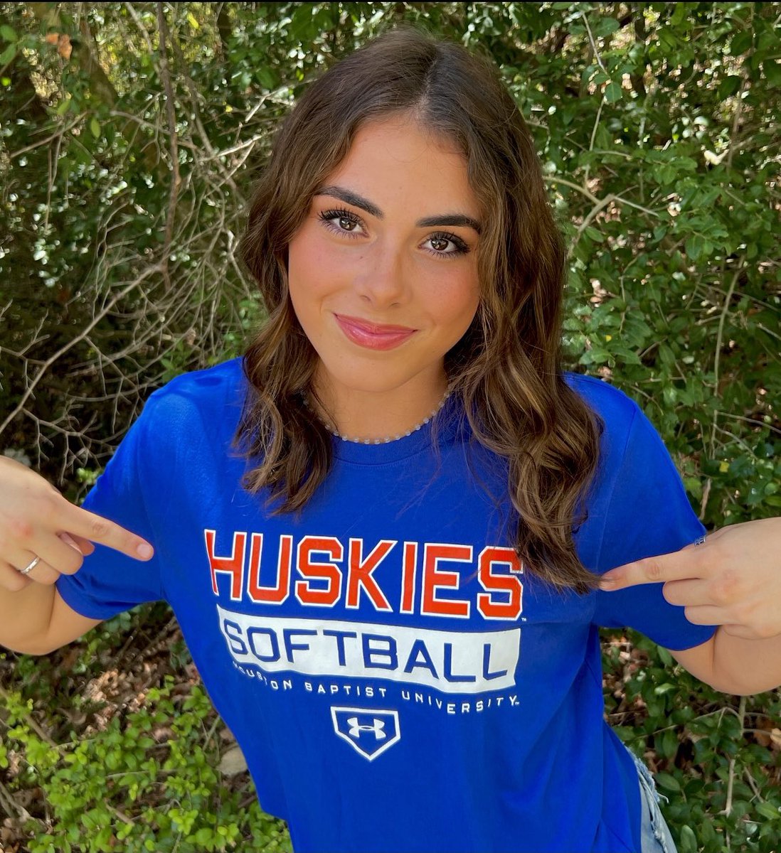 EvansKynleigh's tweet photo. I am extremely blessed to announce that I will be attending Houston Baptist University to pursue my dream of playing college softball! I’m so grateful for everyone who has been a part of this journey. I owe everything to God for being so, so gracious. Go Huskies! #dawgsup 💙🧡 https://t.co/d8Y50XgHNJ