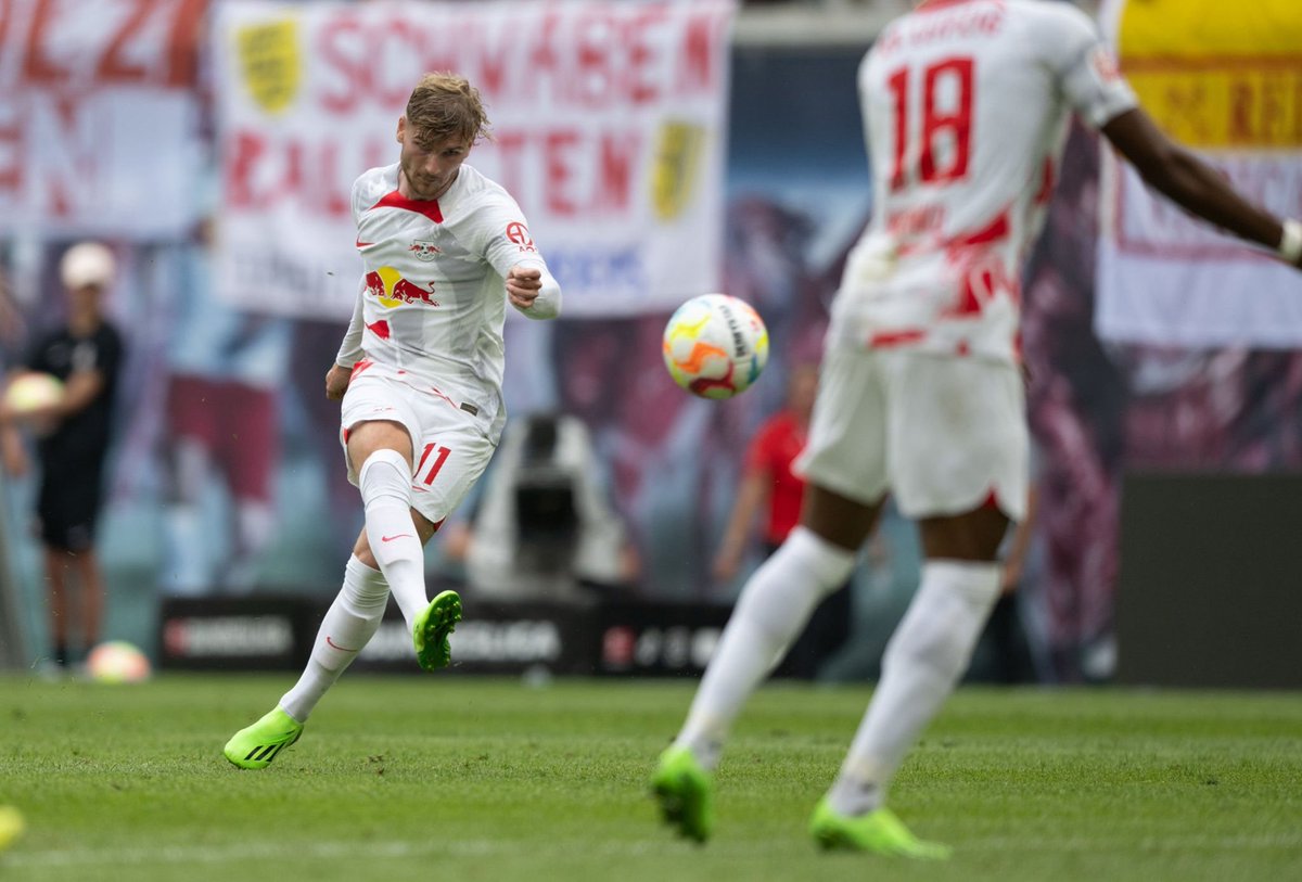 WernerXtra_'s tweet photo. Timo was a man who thought he was a loner, But he knew it couldn't last
Timo left his home in Leipzig,Germany
For some Londres grass
Get back, get back
Get back to where you once belonged 🎵🎶

He is back. Timo Werner. ❤️🇩🇪 https://t.co/07ZfVf0X8w