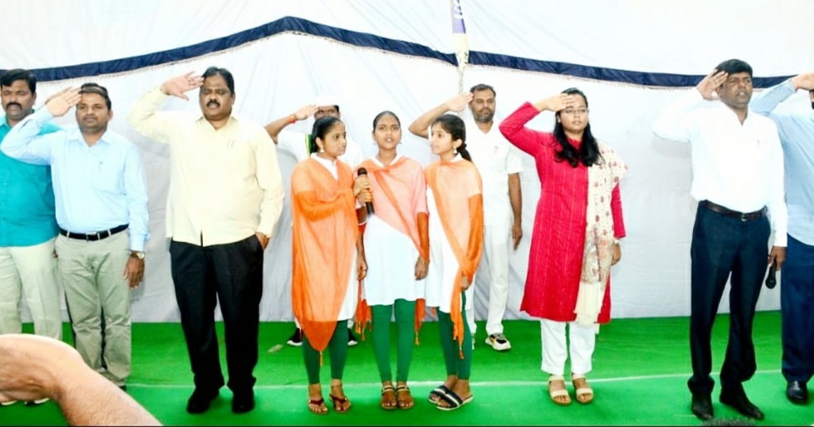 ACLB_Medak's tweet photo. When we all come together for mass recitation of the National Anthem. Taken up in all GPs, Municipalities, at Junctions and public places today at 11:30 am. 

#SwatantraBharathaVajrotsavalu 

@trsharish 
@Collector_MDK https://t.co/G11DIT2wWL