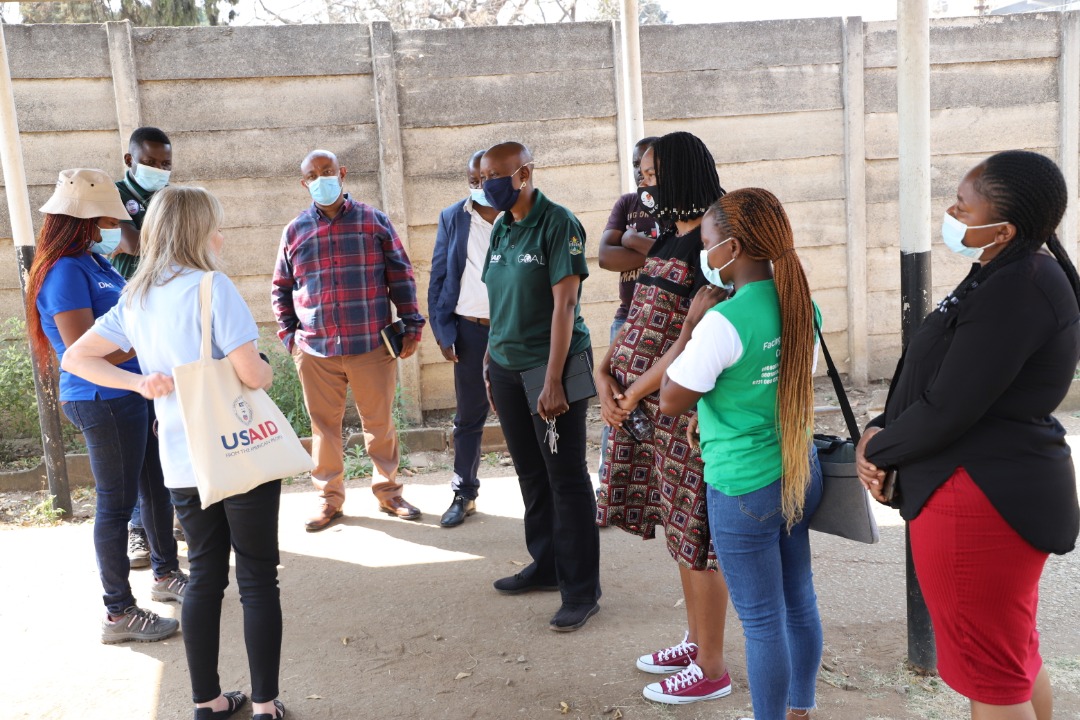 MUSASAZIM's tweet photo. Today @Musasazim In partnership with @GoalZimbabwe & @childlinezim was in Mbare on a @UsaidZimbabwe donor visit. The visit aimed at assessing the impact of the UPLIFT programme which aims at EMPOWERING & UPLIFTING survivors of GBV in the community.
#UPLIFT/#SIMUDZA https://t.co/vdWYlTI9PB