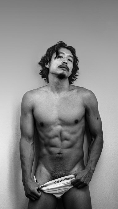 Guess I should post more thirst traps and less thought traps. Himbo mode activated! https://t.co/4Lk