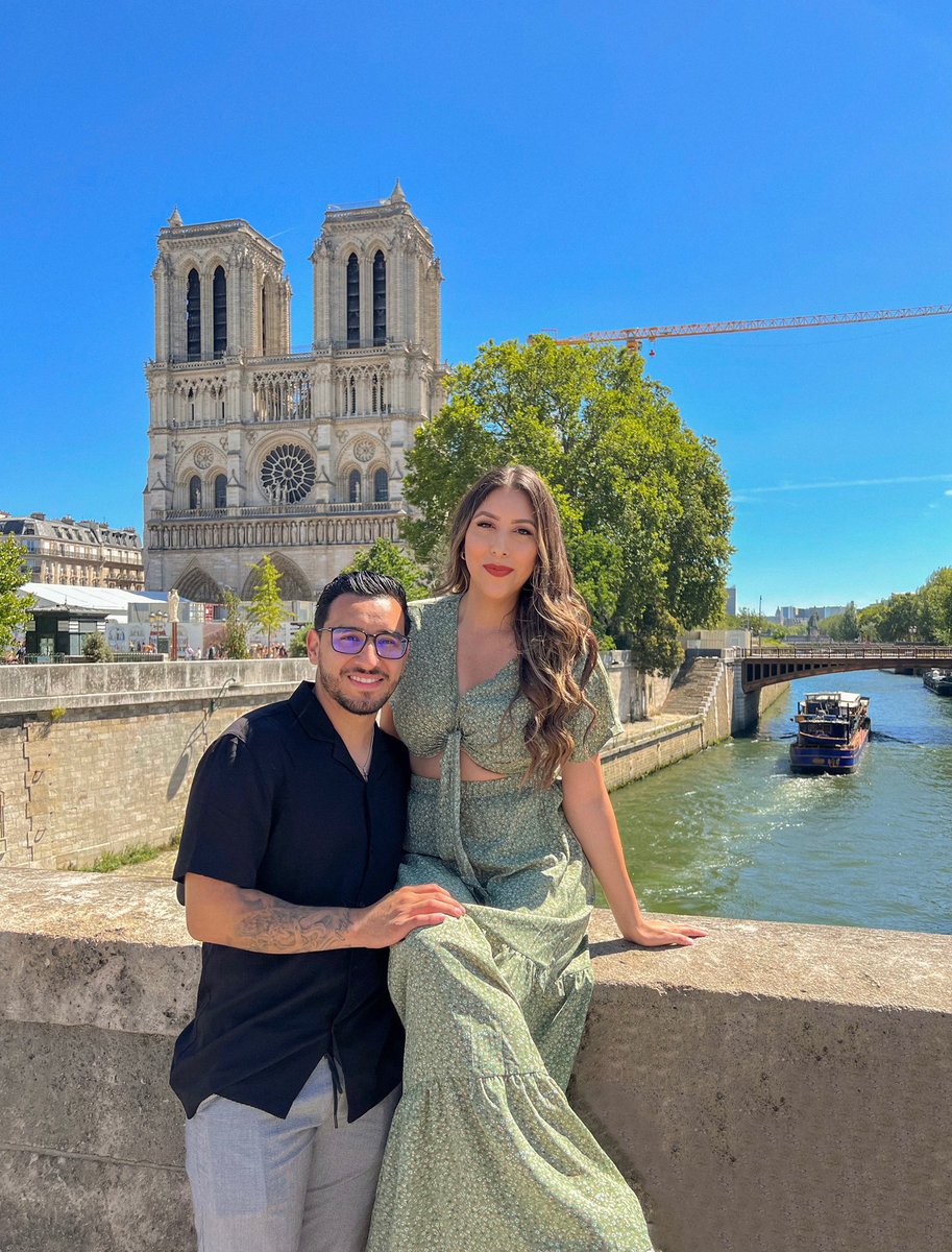 abbygrimaldo_'s tweet photo. The Garcia/Grimaldo’s in Paris! ❤️ https://t.co/vncBZOfeQU