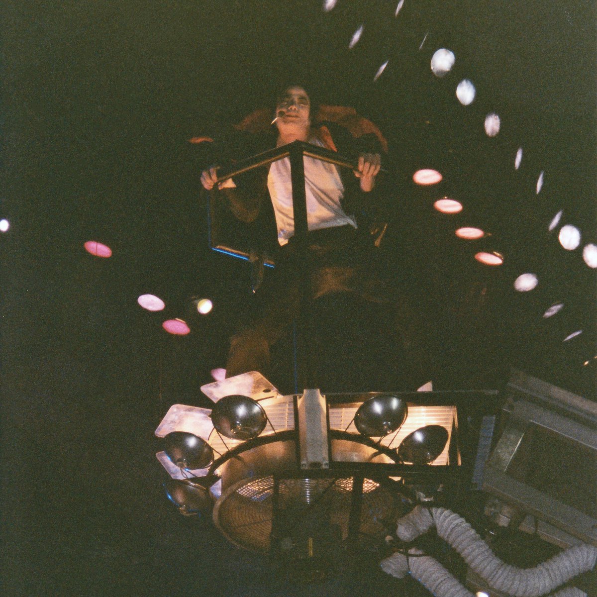 mjupdatebyharry's tweet photo. Here I share some pictures of Michael Jacksons HIStory Tour. I start with my first MJ concert in 1996 in Amsterdam:
 #MJTours #MichaelJackson
All pictures by @hahehmann https://t.co/DlXegl6h9z